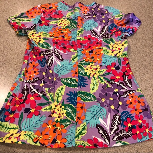 XS Koi Stretch Scrub top - Picture 5 of 8